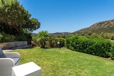 Paesaggio naturale nelle vicinanze della villa