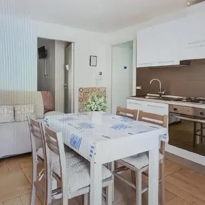 APPARTAMENTO 5 pers PARCHEGGIO