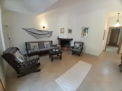 Area soggiorno di Nuova Valmar Villa in prima fila