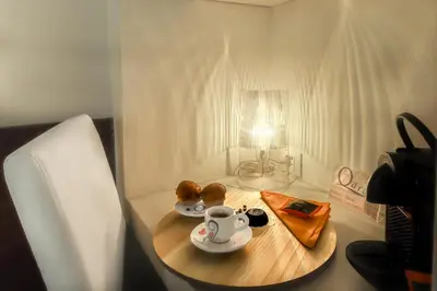 Set per la preparazione di tè e caffè presso B&B Qaral