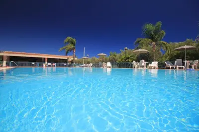 Piscina di Mare Azzurro o nelle vicinanze