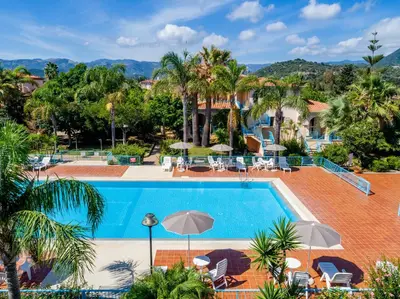 Piscina di Mare Azzurro o nelle vicinanze