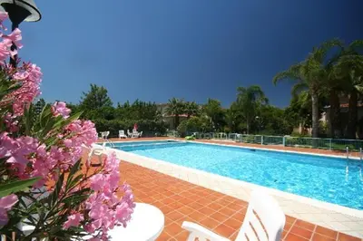 Piscina di Mare Azzurro o nelle vicinanze