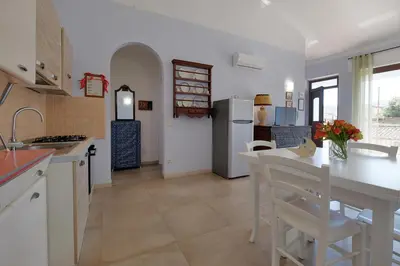 Cucina o angolo cottura di CASA AZZURRA - BLUE HOUSE