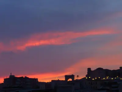 Alba o tramonto visti dall'interno dell'appartamento o dai dintorni