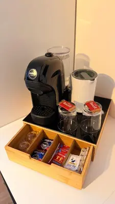 Set per la preparazione di tè e caffè presso Banus Rooms