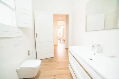 Bagno di Minimalist Chic a Villanova 3Bdr - 2Bth - WiFi