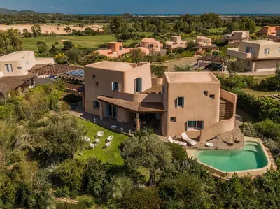 Piscina di Is Molas Villas o nelle vicinanze