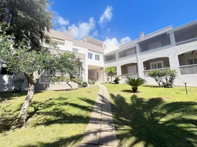 Giardino di La chiocciola Villasimius appartamento confort, parking gratuito, fronte bus Arst, navetta mare e postazione noleggio monopattini elettrici