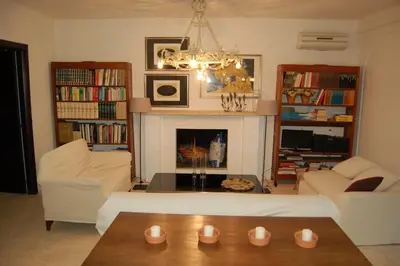 Biblioteca nella villa