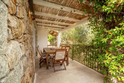 Balcone o terrazza di Villa Gelsomino a soli 500 mt dal mare con piscina privata e vista mare