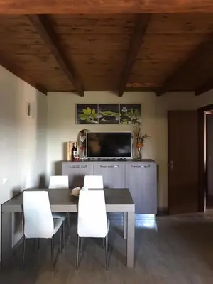 Cucina o angolo cottura di Panorama Penthouse con giardino privato