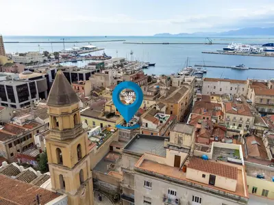 Vista generica su Cagliari o vista sulla città dall'interno dell'affittacamere