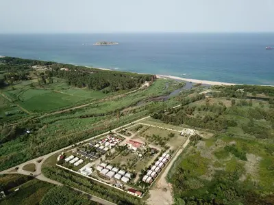 Paesaggio naturale nelle vicinanze del campeggio