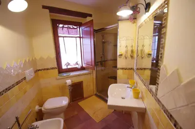 Bagno di Casa De Ajala - B&B de Charme in Antica Dimora totalmente ristrutturata e dotata di tutti i confort Bagni privati Spazio living Patio esterno Ambienti climatizzati Degustazioni prodotti locali