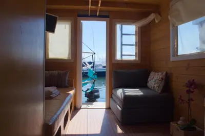 Area soggiorno di HouseBoat Cagliari