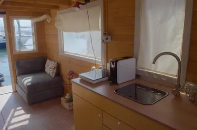 Cucina o angolo cottura di HouseBoat Cagliari