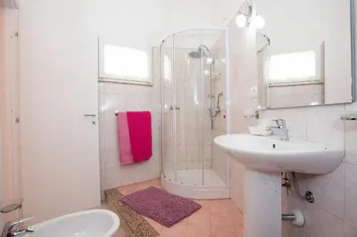 Bagno di Affittacamere LE RONDINI