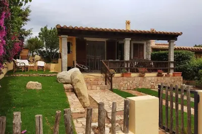 Giardino di Villa ALBERTA - Villasimius, spiaggia di Campus