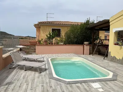 Piscina di Arcobaleno 1 o nelle vicinanze