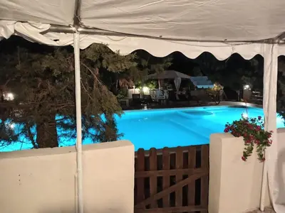 Piscina di VILLA STRAVANATA - Large Pool, Car and Large Whirlpool Jacuzzi o nelle vicinanze