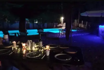 Piscina di VILLA STRAVANATA - Large Pool, Car and Large Whirlpool Jacuzzi o nelle vicinanze