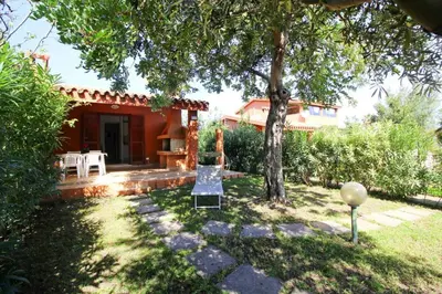 Giardino di Terraced House by Sardinia's White Beaches