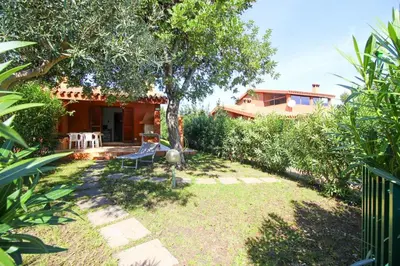 Giardino di Terraced House by Sardinia's White Beaches