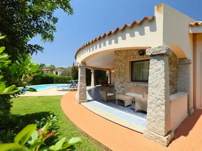 Giardino di Holiday Home Rei Sole - REI315 by Interhome