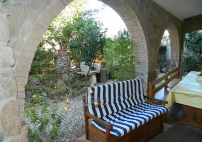 Giardino di CASA CON VERANDA A POCHI PASSI DAL MARE