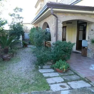 CASA CON VERANDA A POCHI PASSI DAL MARE