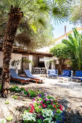 Giardino di Casa Josto a due passi da Spiaggia Maladroxia