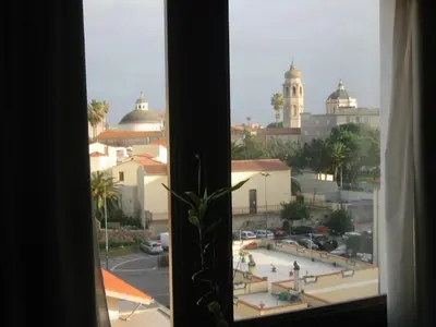 Vista generica su Oristano o vista sulla città dall'interno dell'appartamento