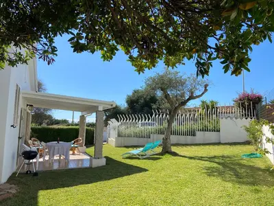 Giardino di Villa SERF a 100 m dalla spiaggia