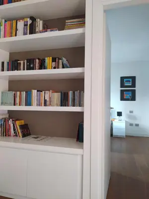 Biblioteca nell'appartamento