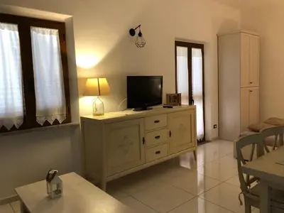 TV o dispositivi per l'intrattenimento presso Elegante monolocale al centro del paese
