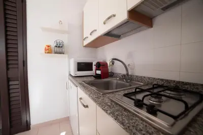 Cucina o angolo cottura di Monolocale Free Beach Residence due passi dal mare