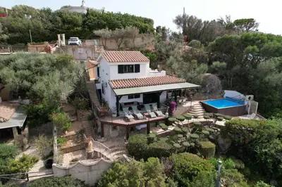 Piscina di Villetta with heated pool and panoramic view o nelle vicinanze