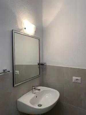 Bagno di Casa vacanza - Pinus Village Casa margherita a Pula-Chia - a 350 m a piedi dalla spiaggia più vicina, a 5 minuti in auto dalle spiagge di Chia ed a 15 minuti in auto dalla splendida spiaggia di Tuerredda