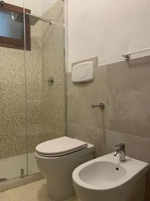 Bagno di Casa vacanza - Pinus Village Casa margherita a Pula-Chia - a 350 m a piedi dalla spiaggia più vicina, a 5 minuti in auto dalle spiagge di Chia ed a 15 minuti in auto dalla splendida spiaggia di Tuerredda