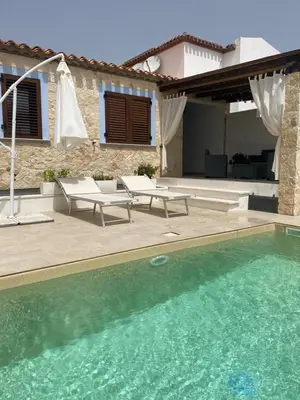 Piscina di VILLA AMBRA o nelle vicinanze