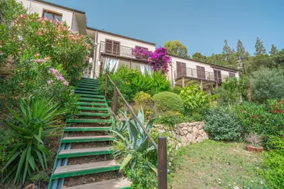 Giardino di Villa Luna . Chia Eden Rock . Wifi AC