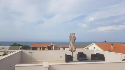 Vista generica sul mare o vista sul mare dall'interno dell'appartamento