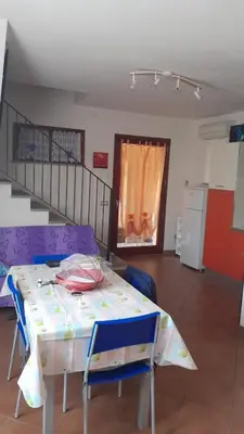 Area soggiorno di Villa su due livelli super accessoriata