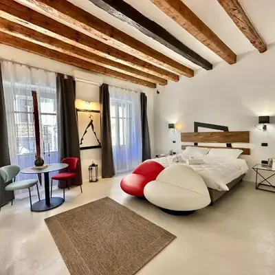 C&O Savoia Deluxe Rooms