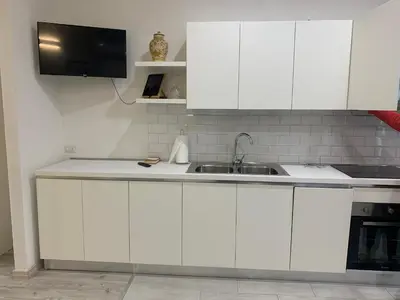 Cucina o angolo cottura di AllWhite IUN R5535