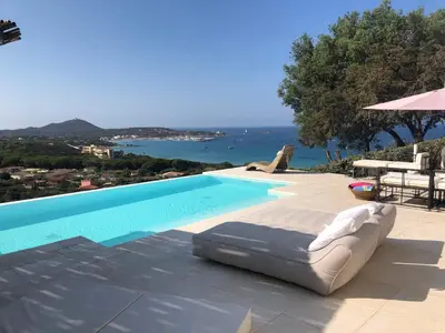 Paesaggio naturale nelle vicinanze della villa
