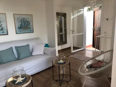 Area soggiorno di Villa Giusy con piscina privata e vista spettacolare sul mare breathtaking sea view