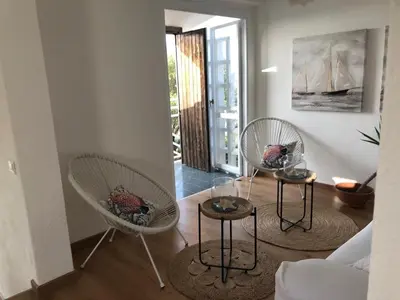 Area soggiorno di Villa Giusy con piscina privata e vista spettacolare sul mare breathtaking sea view