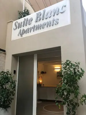 Planimetria di SUITE BLANC APARTMENTS - Monolocali indipendenti con cucina e bagno privato - Check-in e check-out con codice in autonomia h24 - Terrazza in comune NECESSARIO AVERE WATHSAPP O APP DI MESSAGGISTICA ISTANTANEA PER FOTO E VIDEO
